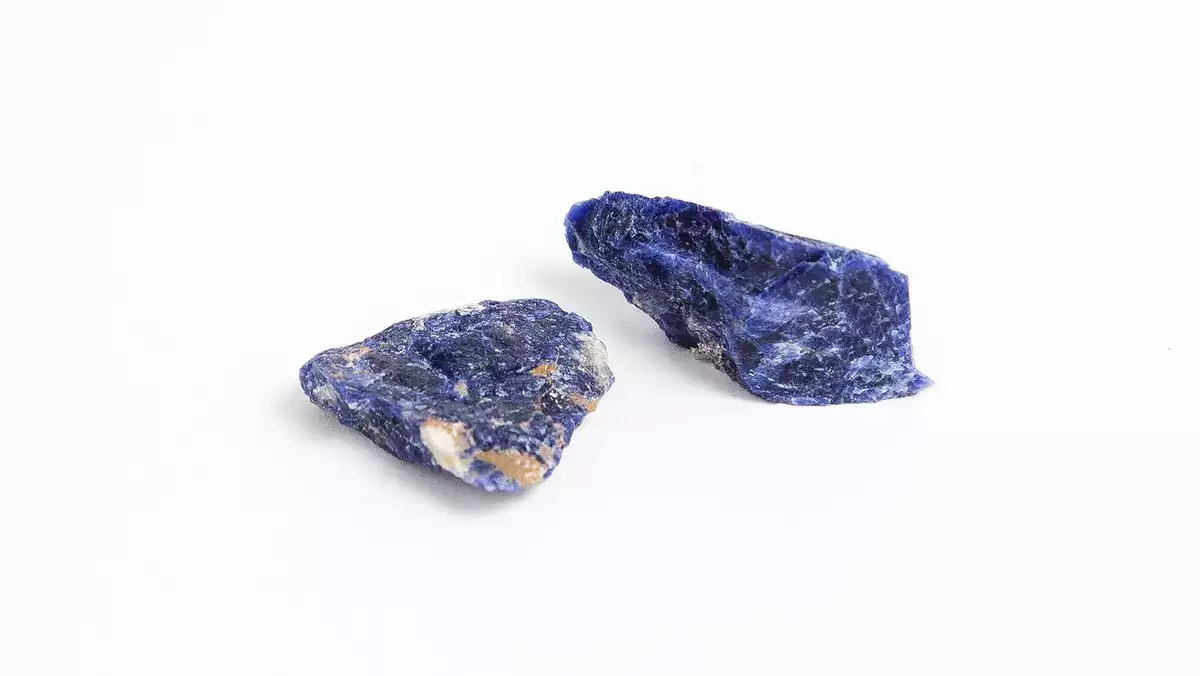 Lapis lazuli gemstones