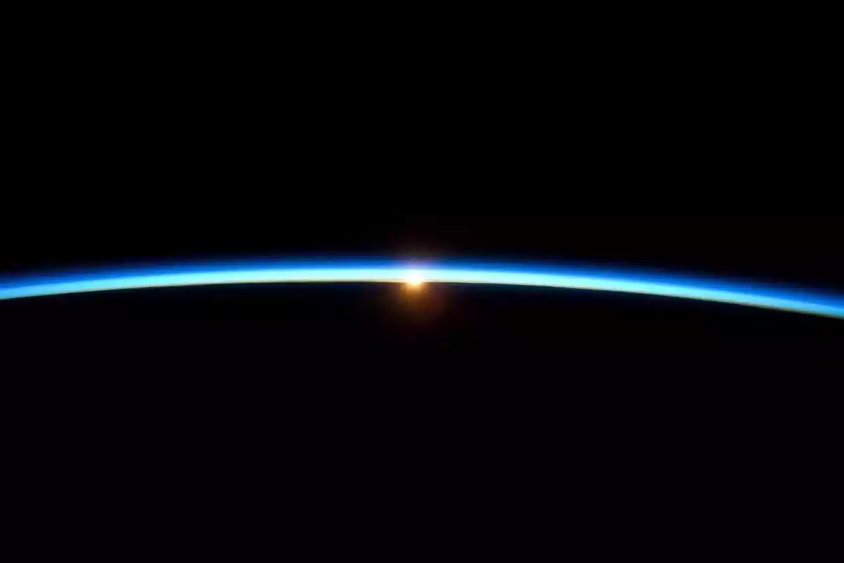 View of the Sun on the Earth's horizon